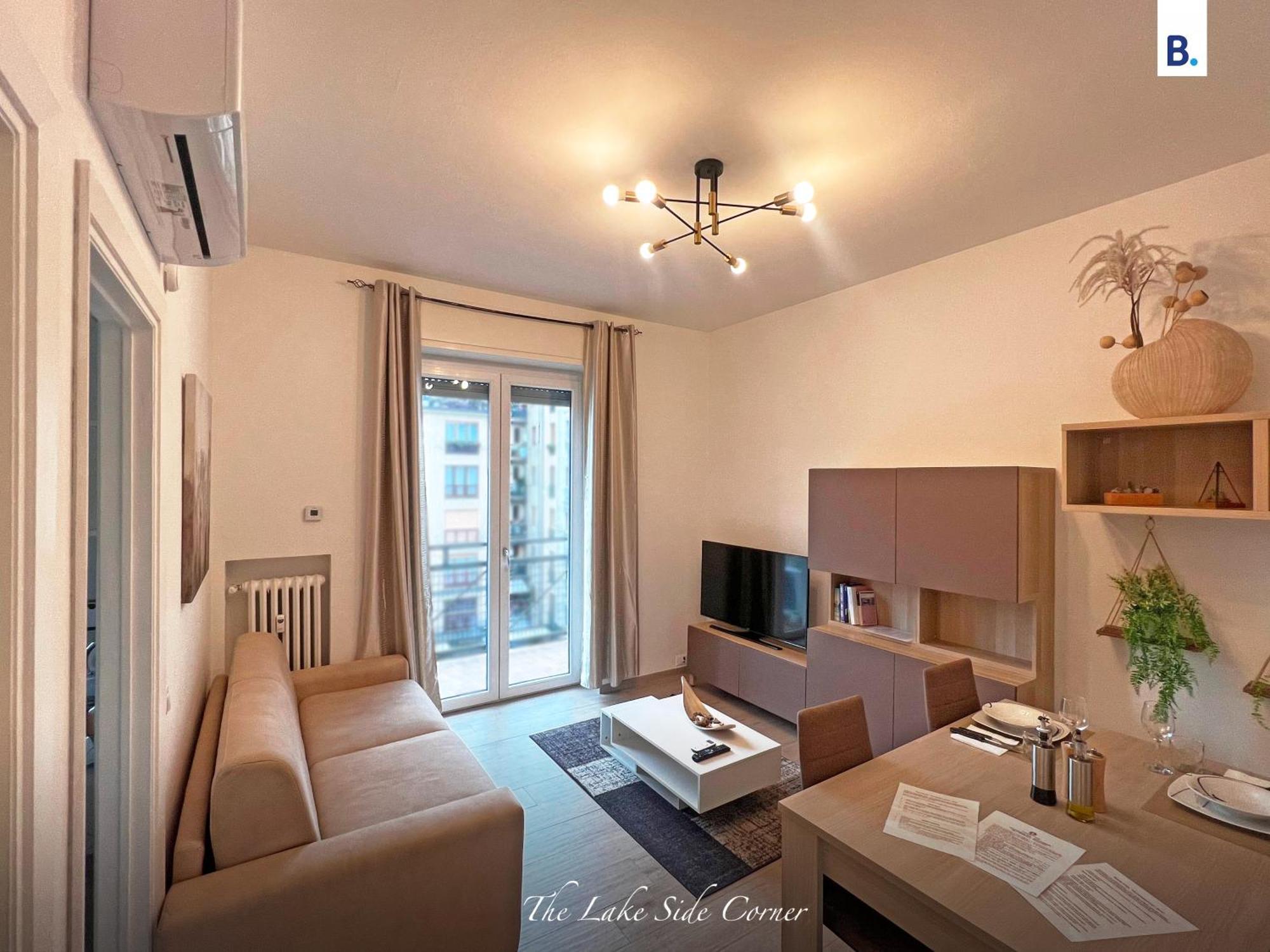 The Lake-Side Corner Apartment Côme Esterno foto